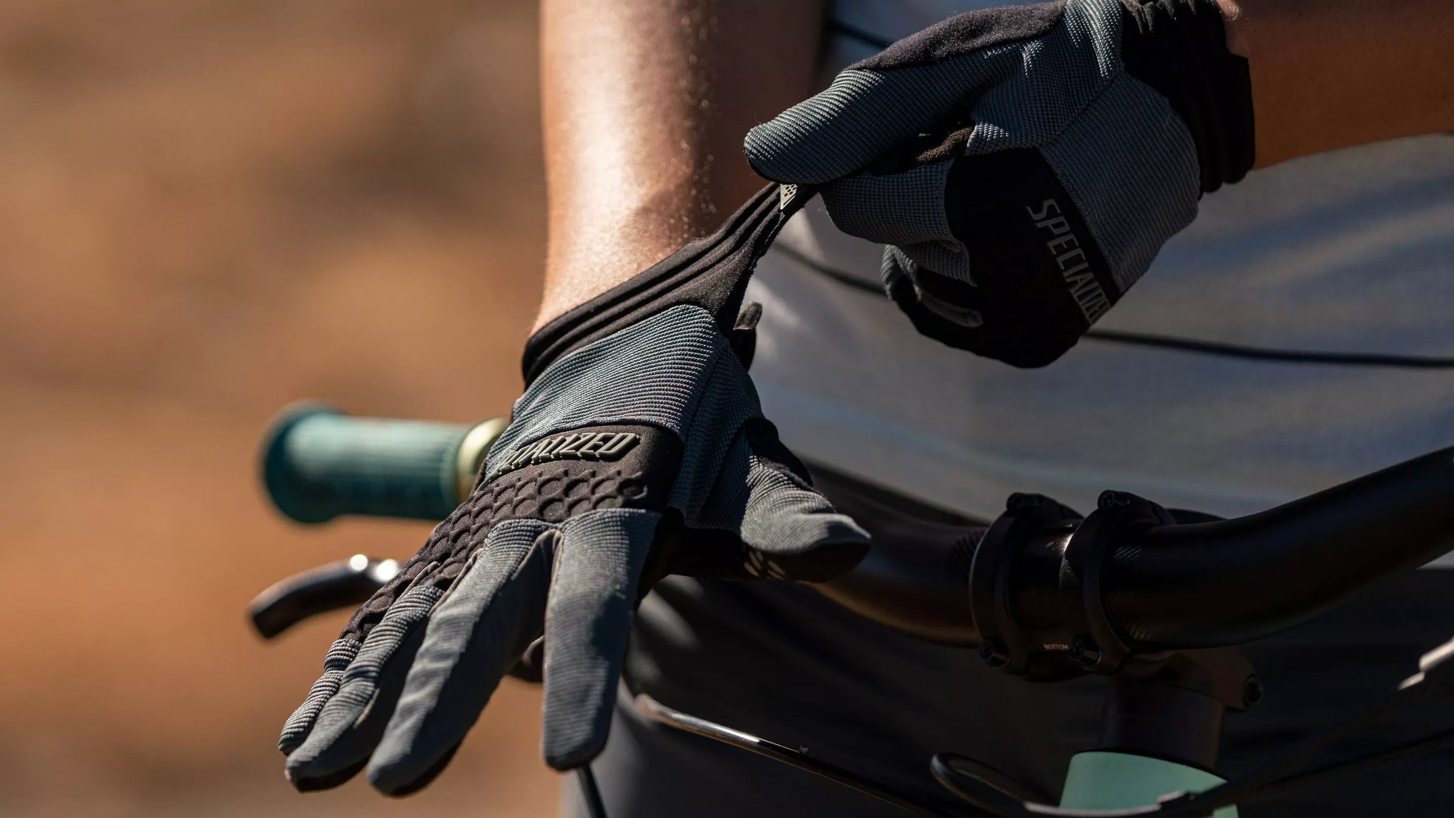 Fahrradhandschuhe von Endura und Specialized bei Green Bikes  Green Bikes  GmbH