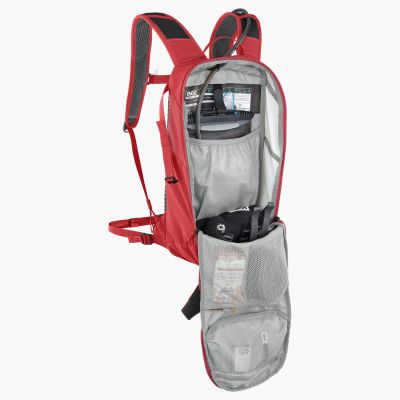 EVOC Ride 8 + Hydration Bladder 2 | true red