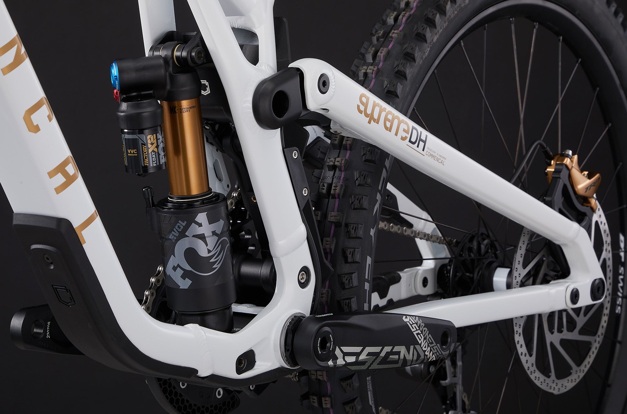 COMMENCAL Surpreme DH V5 Signiture LTD | pure white