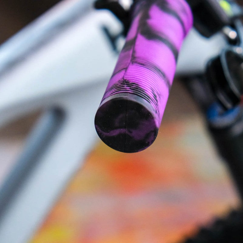 UNLEAZHED Lenkergriffe G1 | lila/schwarz