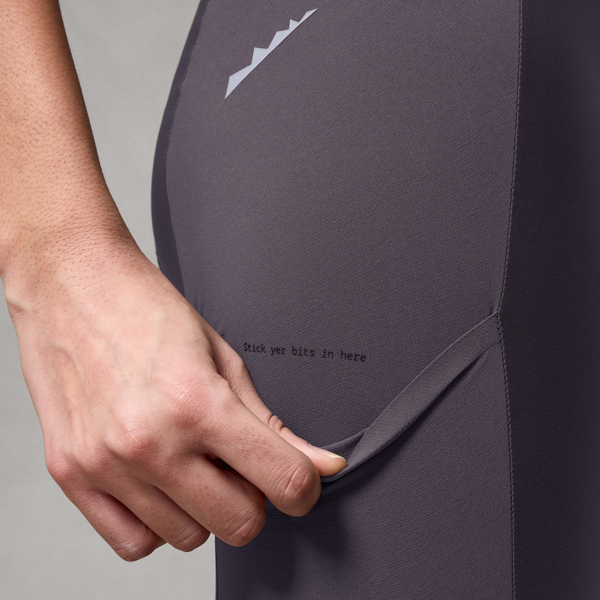 ENDURA W Alltrack Ride Bibshort | carbon grey
