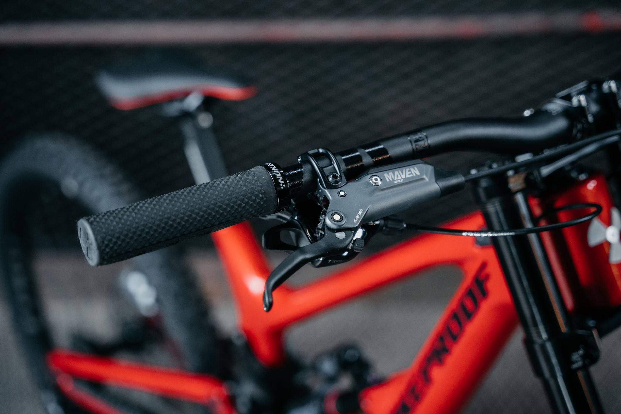 NUKEPROOF Dissent Carbon Pro 297 | red/black - ab April 2026
